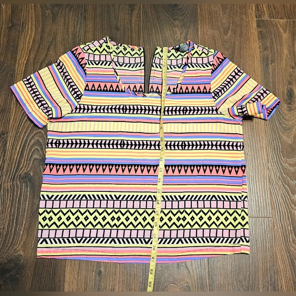 Neon color hot pink fushia lime green multicolored crazy fun pattern blouse - Picture 7 of 8